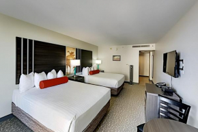 Aqua Palms Waikiki Ocean View Lanai Parking Included